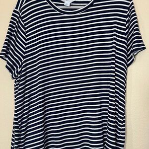 Liz Claiborne Short Sleeve knit top
